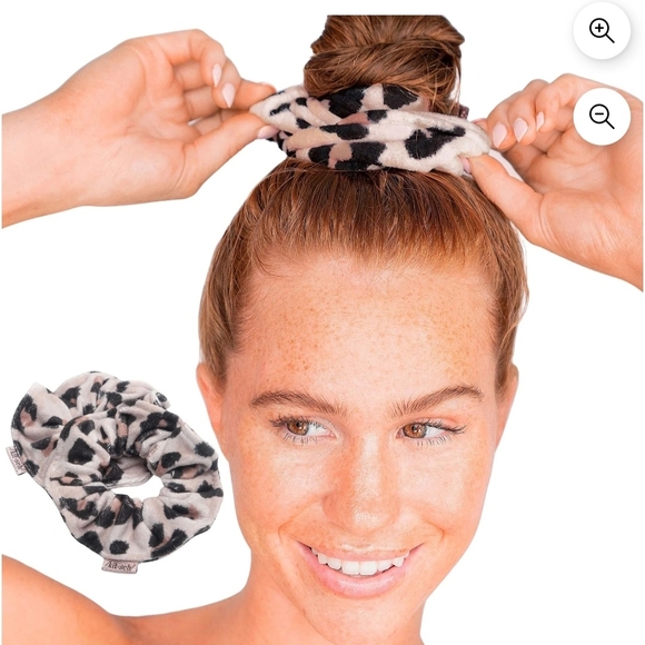 NWT Kitsch Leopard Microfiber Towel Scrunchies 2 Pack - Picture 6 of 10